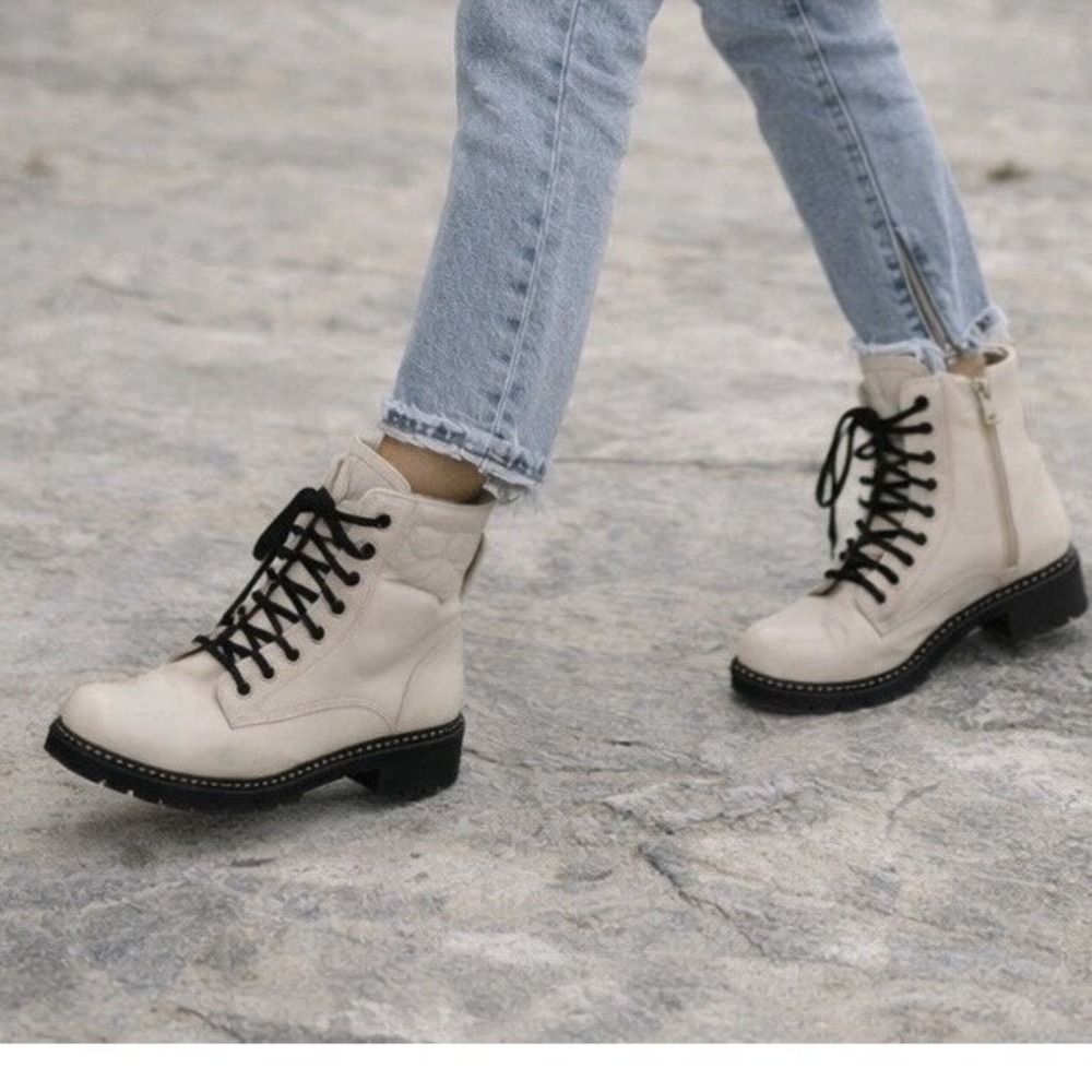 Vince Camuto women beige moto ankle boots lace-up side zipper chunky sole 5